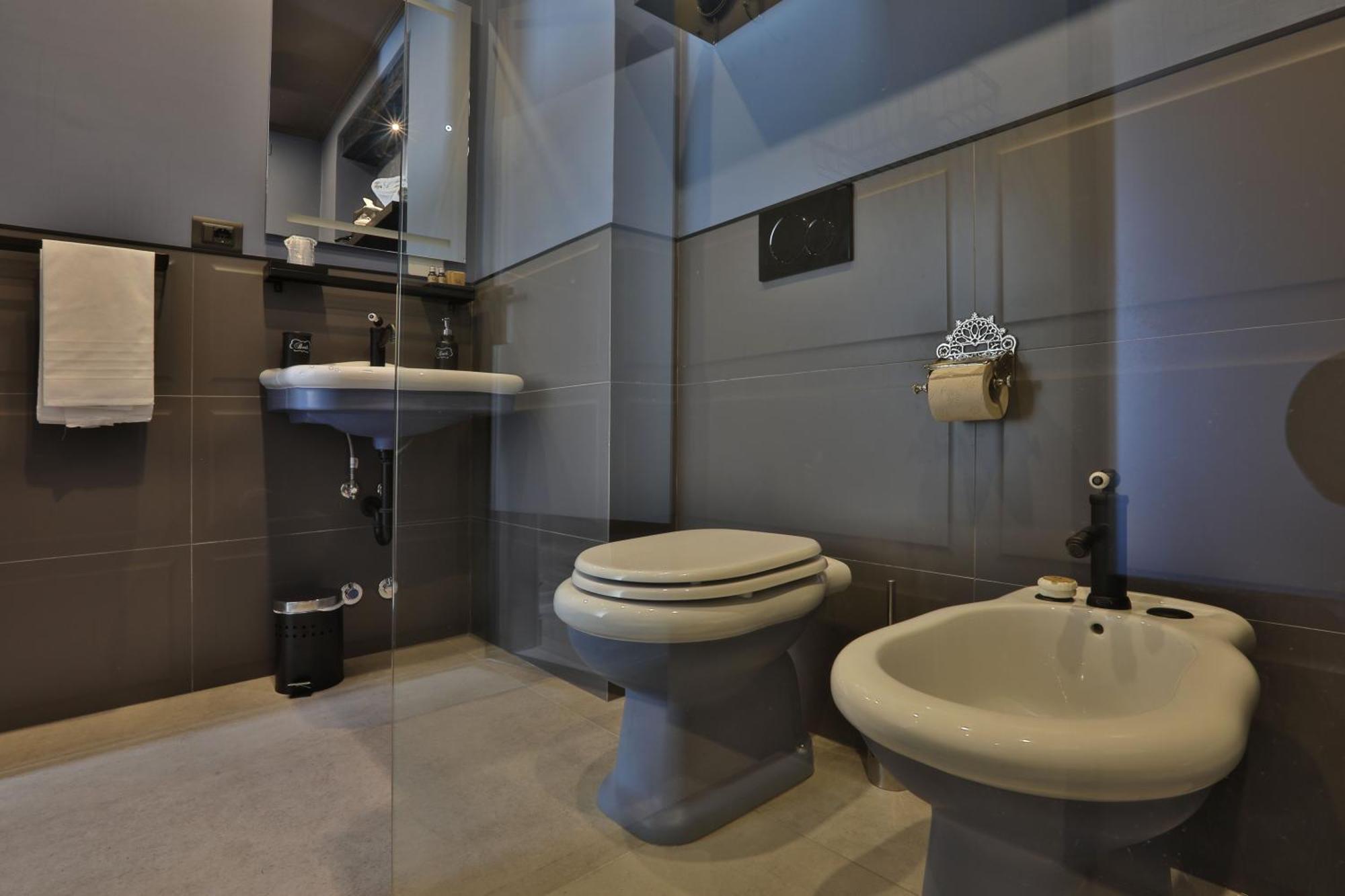 Forvm Bijoux Rooms Триест Экстерьер фото